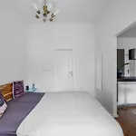 Great Apartment In The Hype Neighborhood